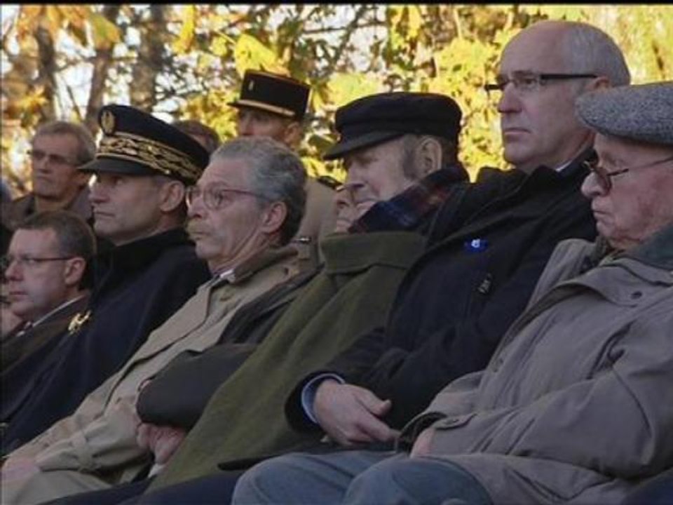 11 novembre - Hollande à Oyonnax: "Marcel Lugand, vous êtes le dernier acteur de ce défilé de l'espoir" - 11/11