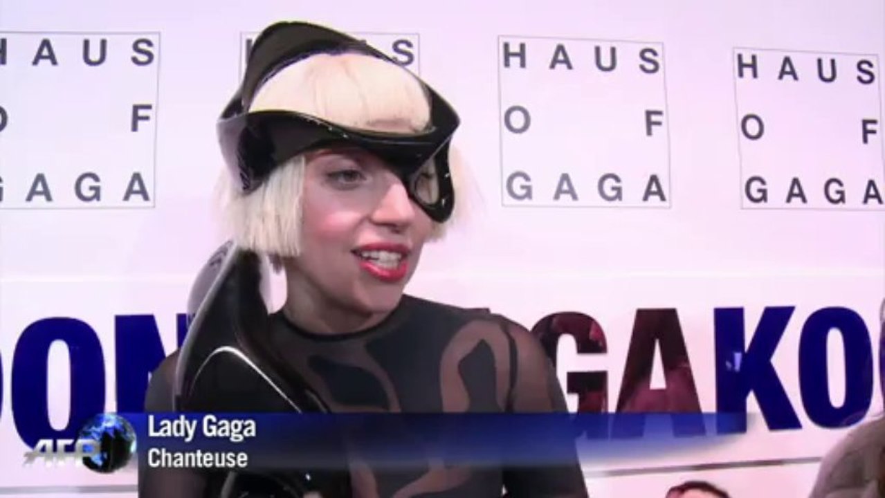Lady Gaga lance son 3e album "Artpop" à New York