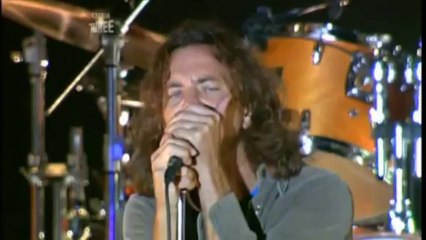 Pearl Jam - Do The Evolution (2007 Live)