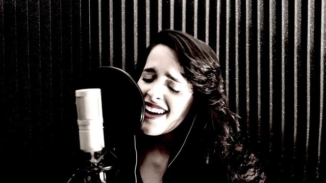 Nina Simone - Feeling Good (Cover by Carolina Isabel)
