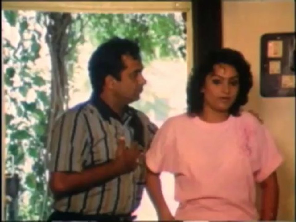 Brahmanandam Meets His Duplicate - Ladies Special