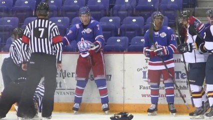 Hockey sur glace : il met l'arbitre KO !