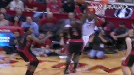 Quincy Acy contre Dwight Howard