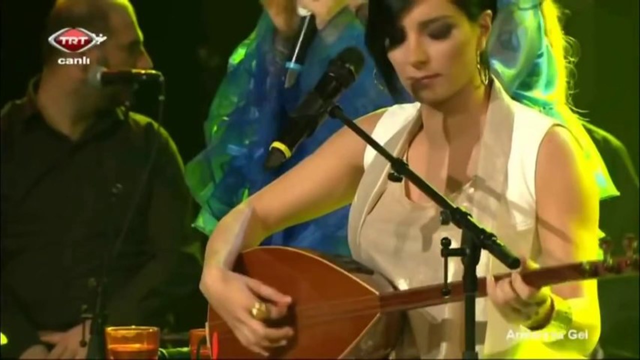 Gül Düşer - Özlem Özdil (Canlı Performans)