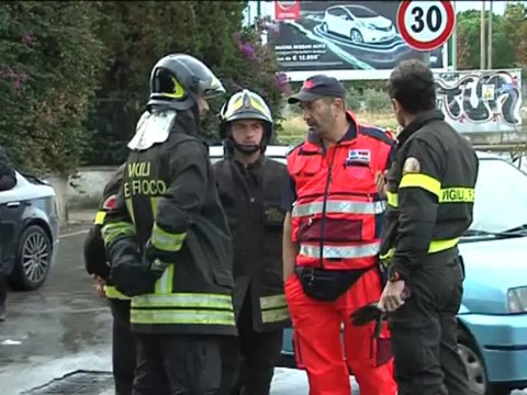 TG 11.11.13 Si scontra con l'auto contro bus, muore ragazza 20enne