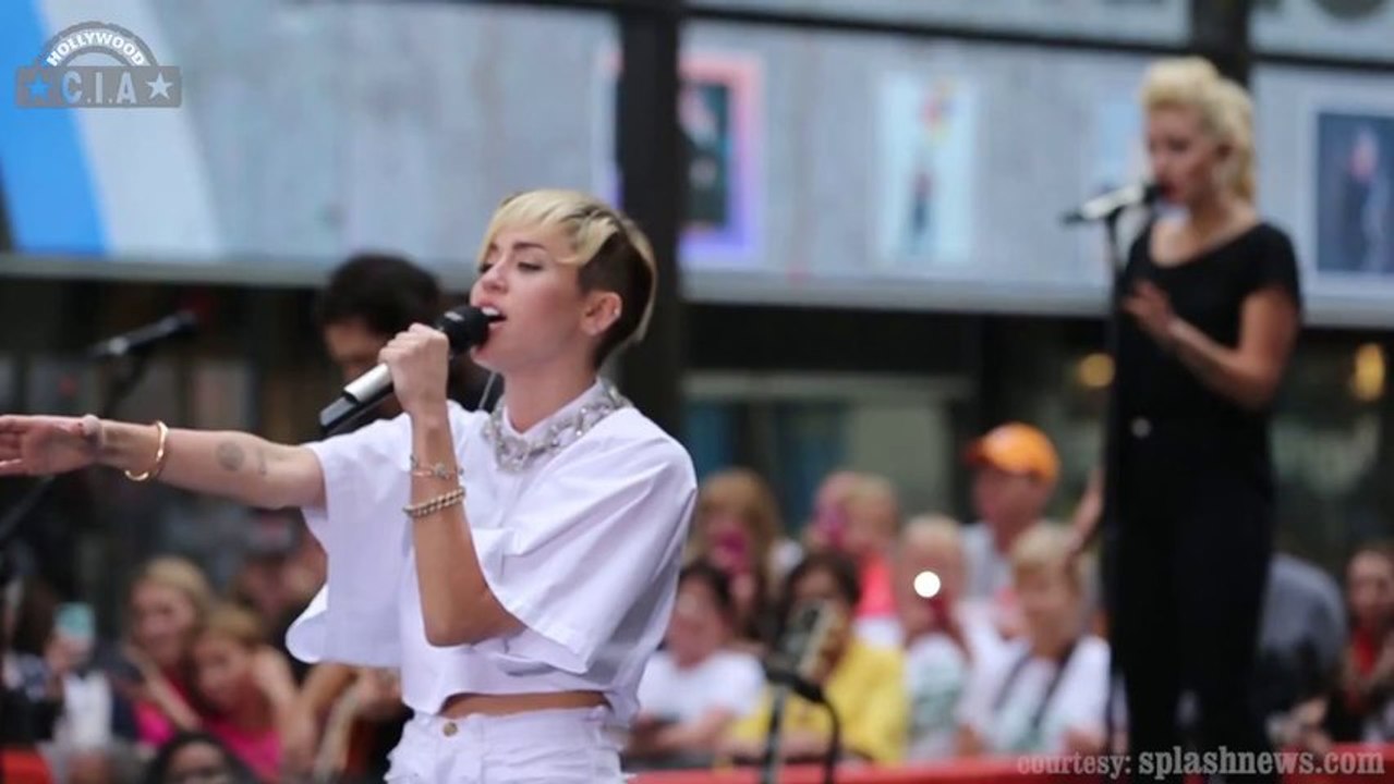 MTV EMA 2013 - Miley Cyrus Performance Video -- Out! MTV Europe Music Awards 2013