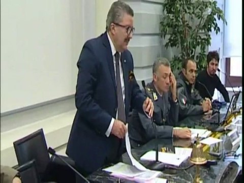 CAMERA DI COMMERCIO: LOTTA AI FARLOCCHI MATERA 11-11-2013