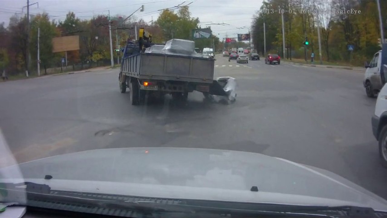 Truck Crash Compilation 2013 (4)