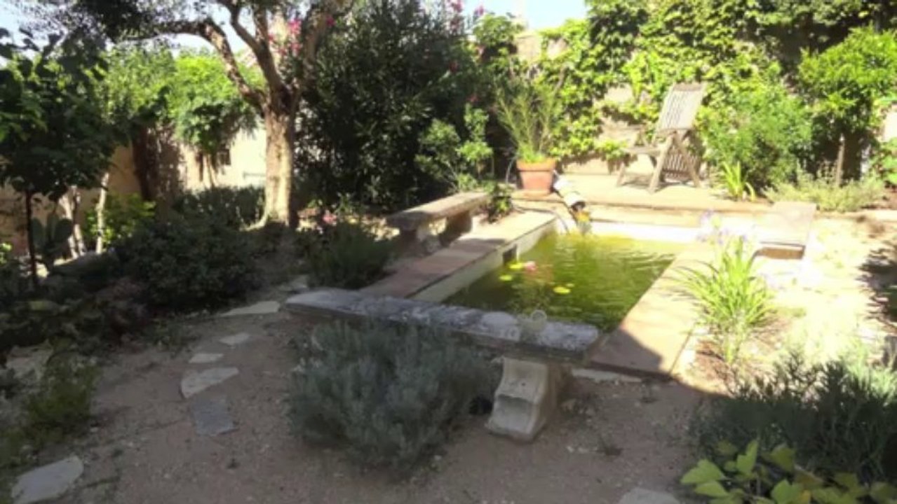 VENTE maison de ville - 83300 DRAGUIGNAN centre - 80 m² - 3 pièces avec joli jardin 212 m²