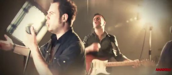 Yırtık Uçurtma / Hala Yalnız Sen