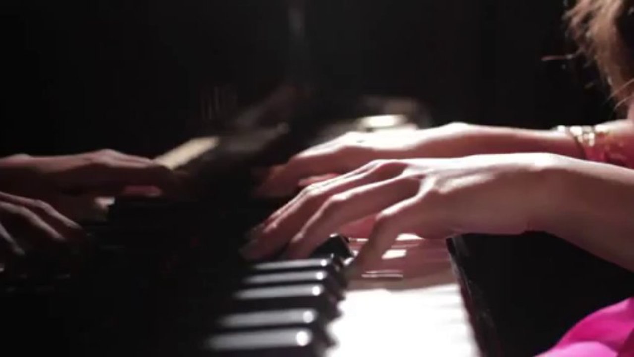 Wrecking Ball - Miley Cyrus (cover) Megan Nicole