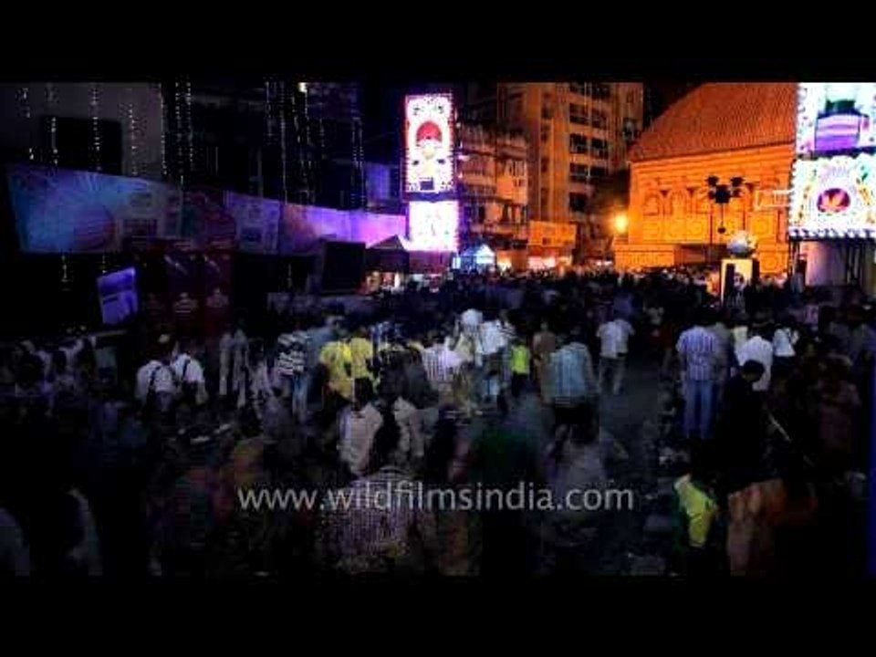 Crowds come and crowds go: At the Durga Puja pandal in Kolkata