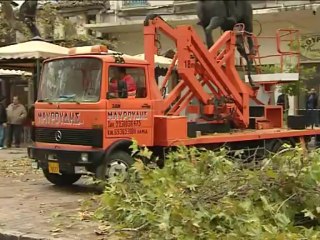 Καθαρισμός Πλατείας Λαού