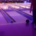 Awesome BOWLING PLayer : Strike with FOOT