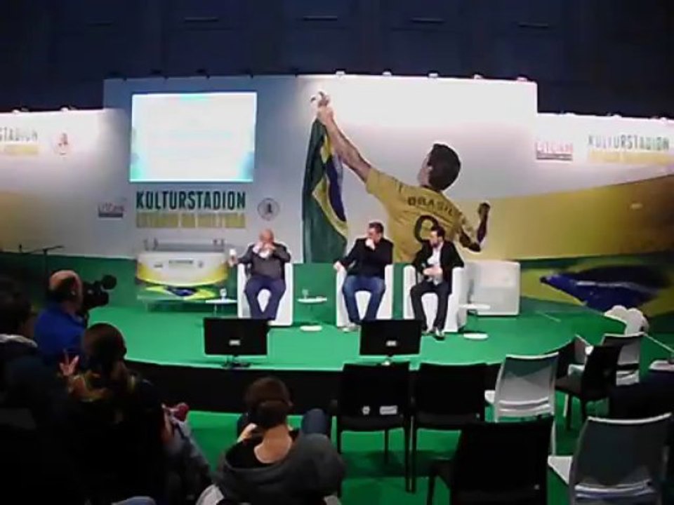 Pele auf der Buchmesse