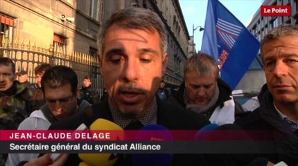 Policiers dans la rue