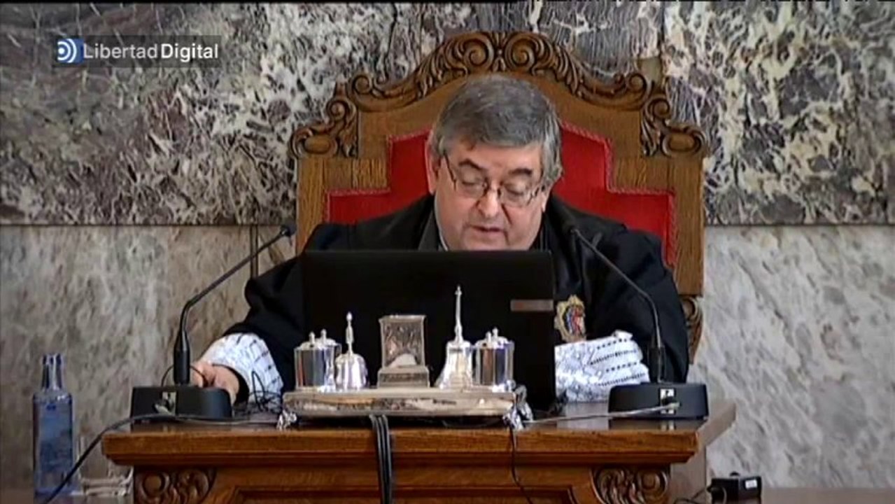 Absueltos los tres acusados por el vertido del Prestige