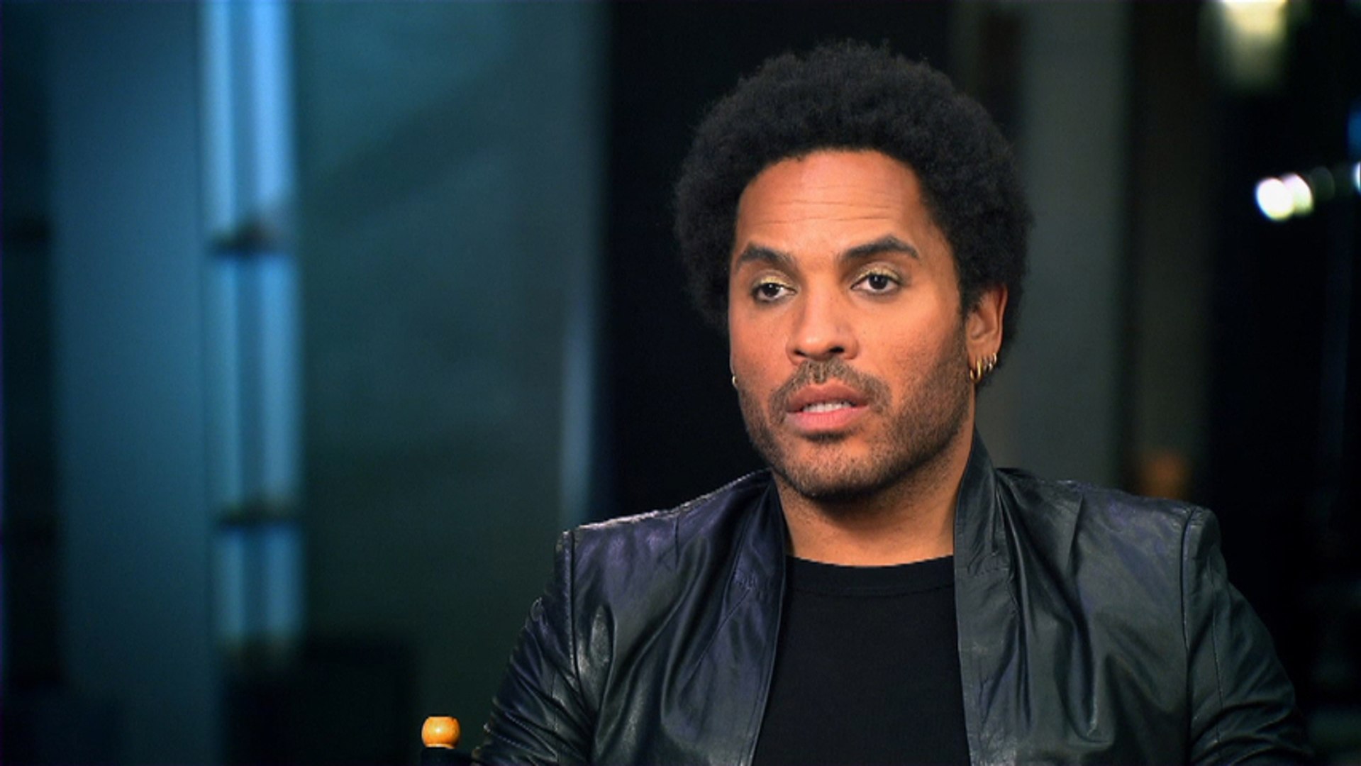 Lenny Kravitz Gives His Insight On "The Hunger Games: Catching Fire" -  video Dailymotion