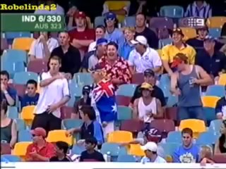 Funny Indian cricket moment, Agarkar raises his bat after scoring a single, after 7 ducks!
