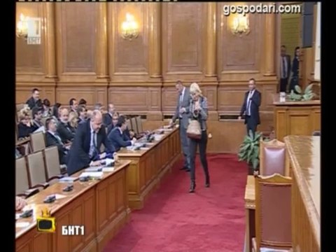 В търсене на картата / Господари на ефира