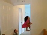 Les bébés mutants : ils grimpent aux murs. SPIDER KIDS!