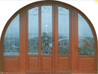 Usi exterior din lemn