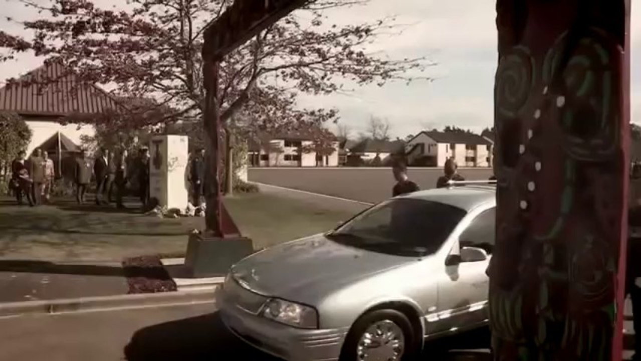 Enterrement de deux militaires avec un haka