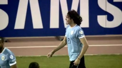 Cavani zachwycił w meczu z Jordanią