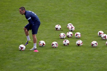 Benzema - Ribéry : reprises de volées à la pelle (France - Ukraine)