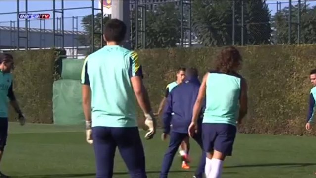 El Barça se entrena con ocho jugadores del primer equipo