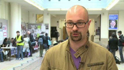 Hollande impopulaire "comme tous les présidents"