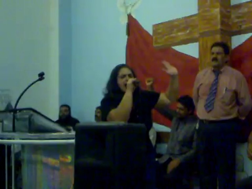 Hna.Samara uncion sobrenatural en la alabanza(Minuto 1:50)