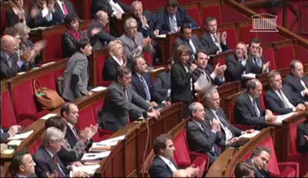 [ARCHIVE] Réforme des rythmes scolaires : réponse de Vincent Peillon à la députée Valérie Lacroute lors des questions au Gouvernement à l'Assemblée nationale, le 6 novembre 2013