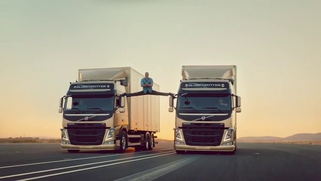 Van Damme dans une pub Volvo Truck - grand écart entre 2 camions. Enorme!