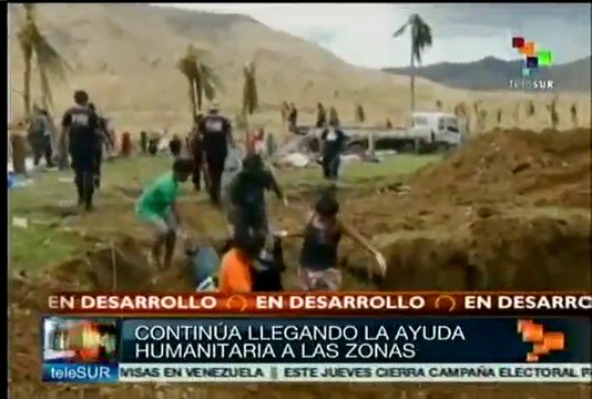 Cuerpos son enterrados en fosas comunes en Filipinas