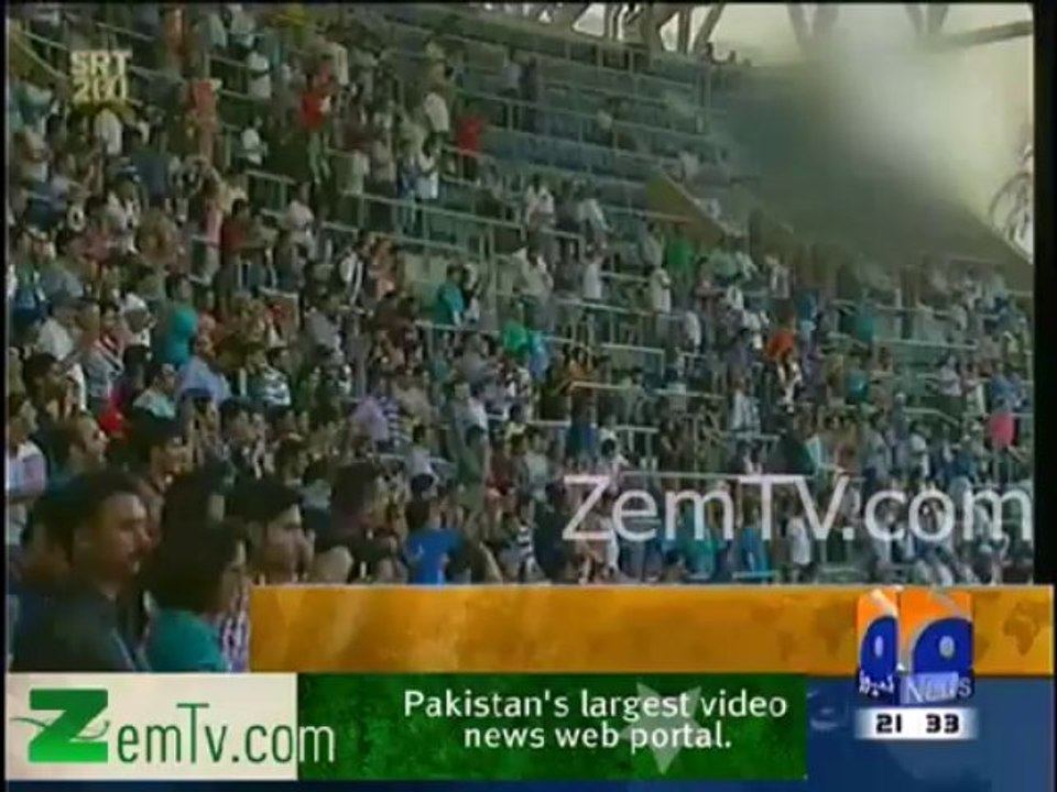 Sachin Tendulkar Mother , wife & son presented in ground in his last test match
