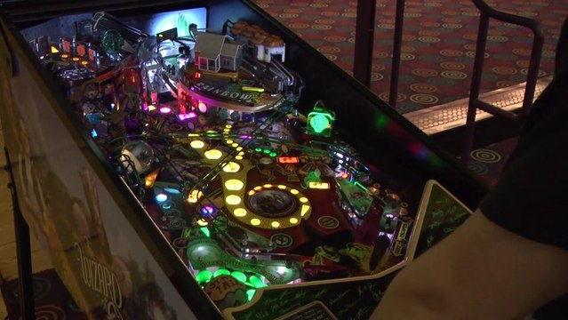 Classic Game Room - THE WIZARD OF OZ pinball machine review