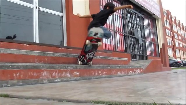 Gonzalo Morales, skateur de 5 ans au Pérou