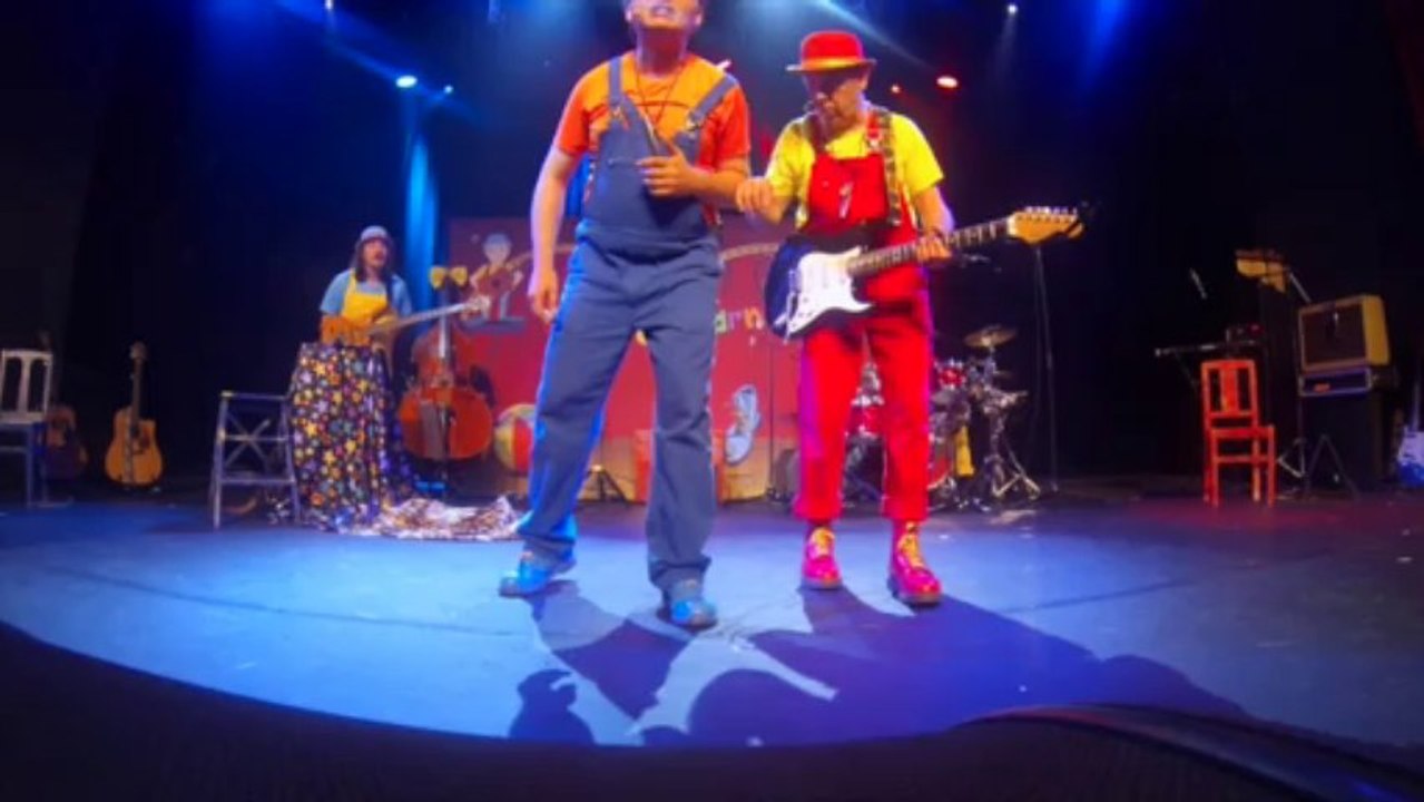 leon et barnabe le numero qui saute