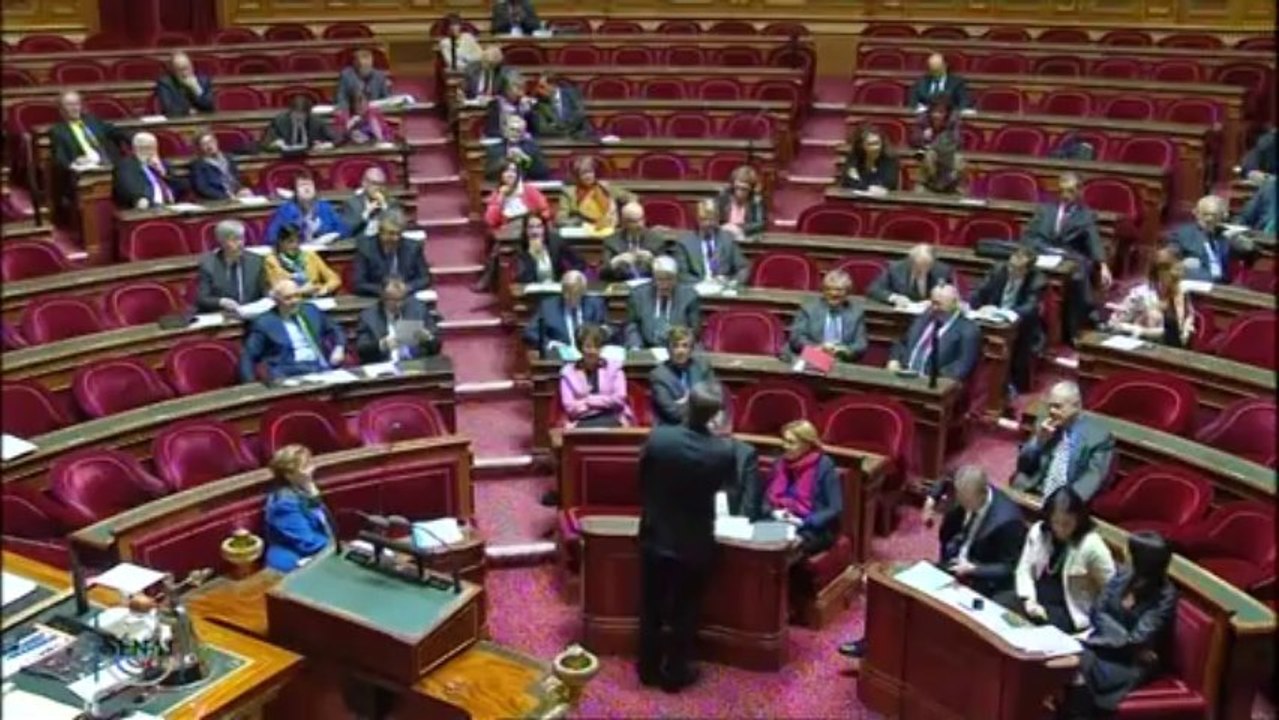 Réforme des rythmes scolaires "Vous n'écoutez ni les enseignants, ni les parents d'élèves ni même les élus !"