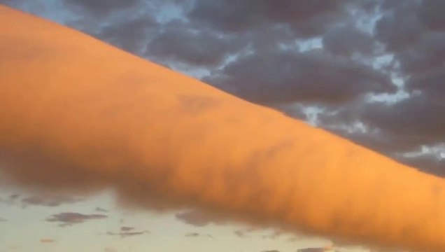 Un TUBE CLOUD ou Nuage Tube - Très rare et magnifique!