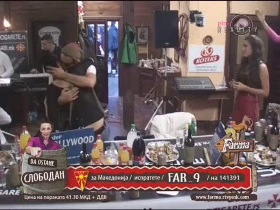 Kaca i Boris igraju u kolo :)