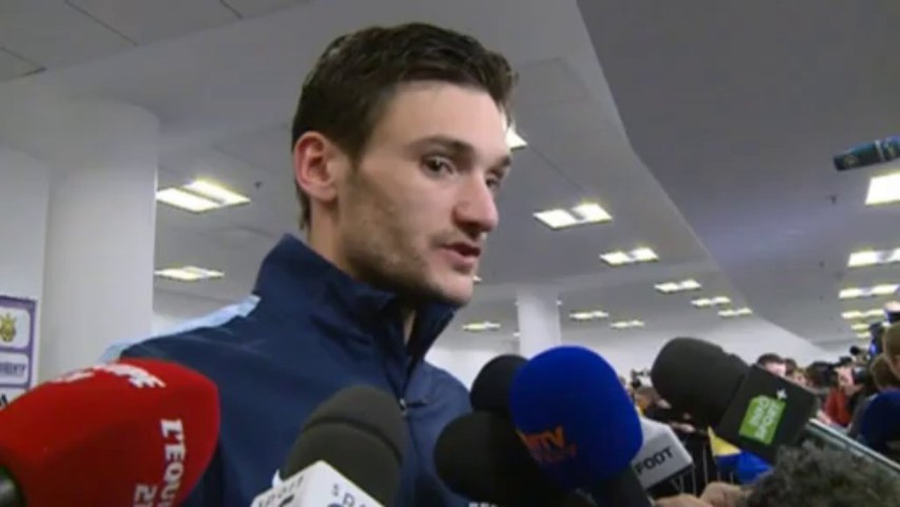 Bleus - Lloris:  "Dos au mur"