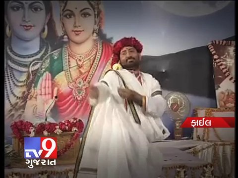 Surat Police puts up posters of absconder Narayan Sai - Tv9 Gujarat