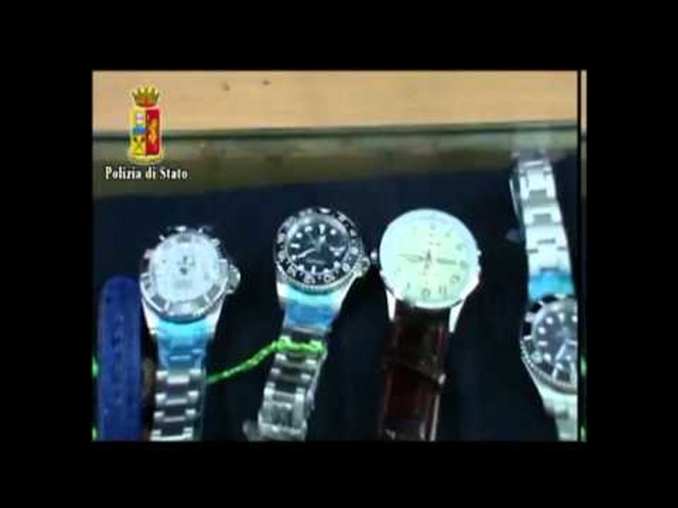 Napoli - Denunciati venditori di Rolex falsi (15.11.13)