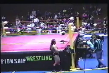 TJ Lightning vs Private Moondog