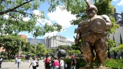 ترميم منحوتات بوتيرو المعروضة في شوارع ميديين