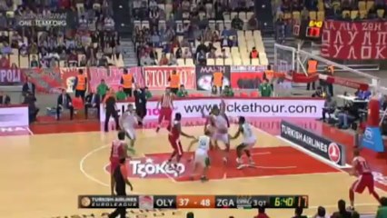 Olympiacos 79-77 Zielona Gora