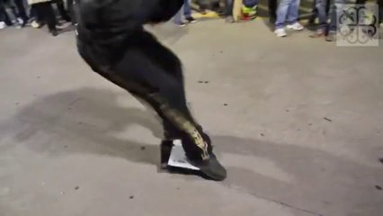 Destroy your PS4 in front of waiters in the store... Insane!