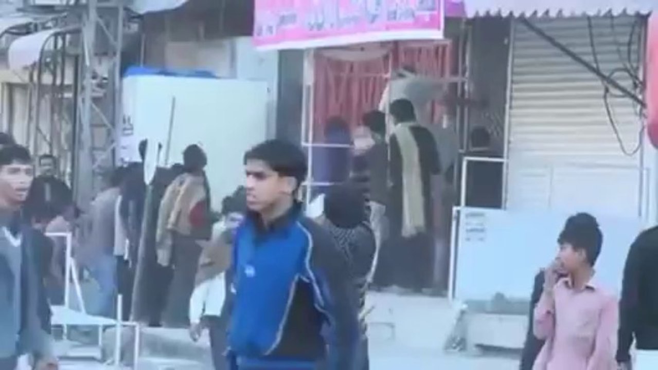Shia Deobandi Fasad in  Raja Bazar Rawalpindi on 15th of Nov 2013  10th of Muharram 1435